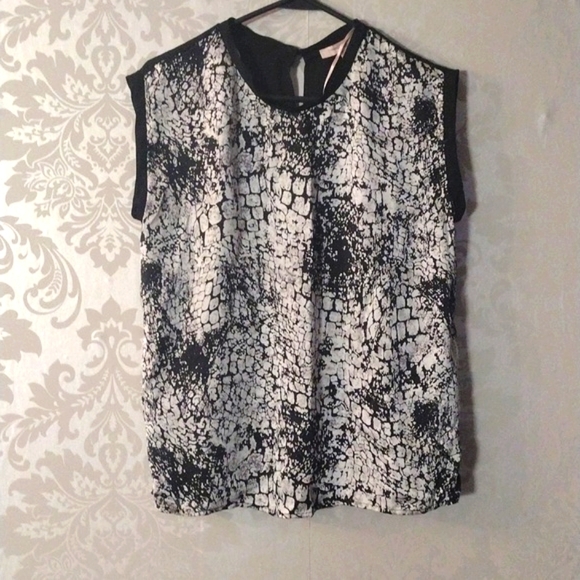 Forever 21 Tops - Forever 21 Sleeveless Top M